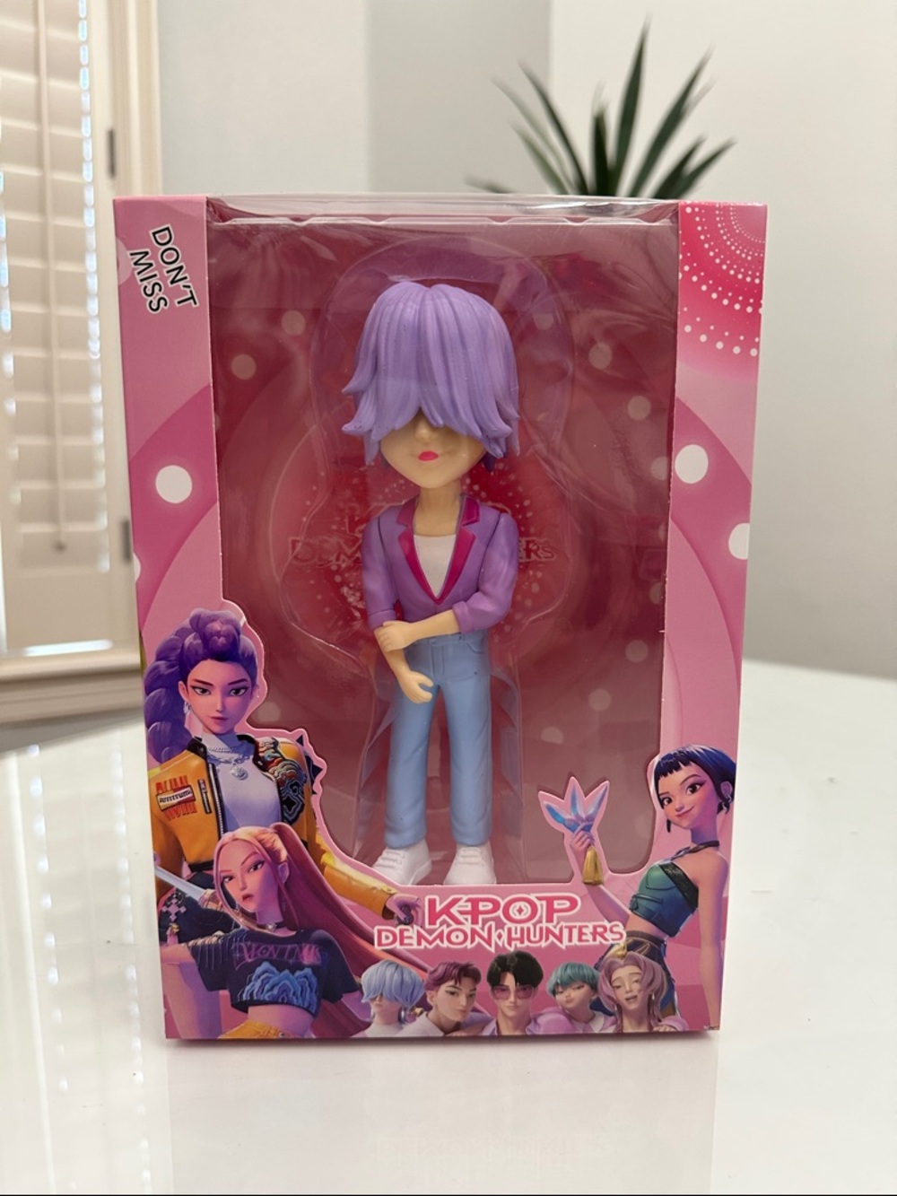 KPOP Demon Hunters Lavender-Haired Collectible Figure - Pink Box